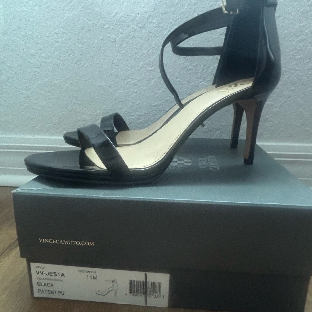 Vince Camuto Black Heels Elegant Design